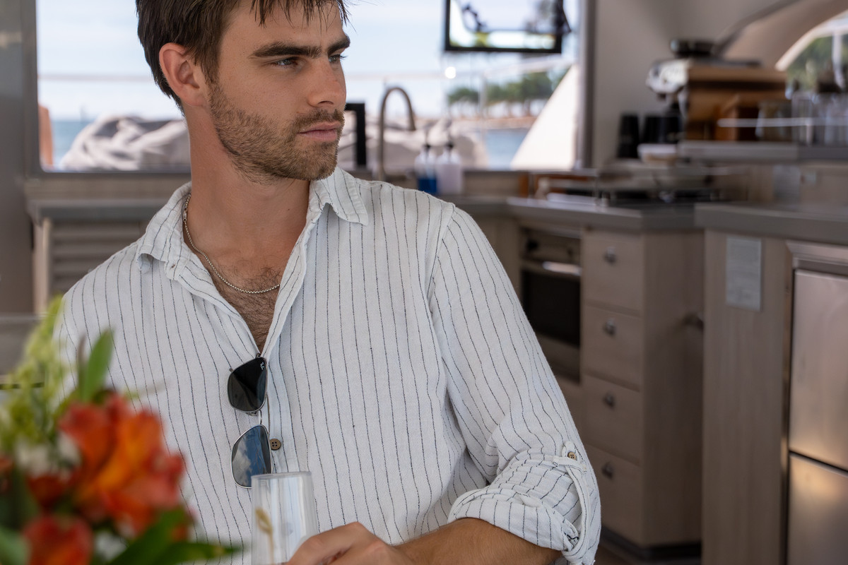 Mana Cruises — Yacht Interior